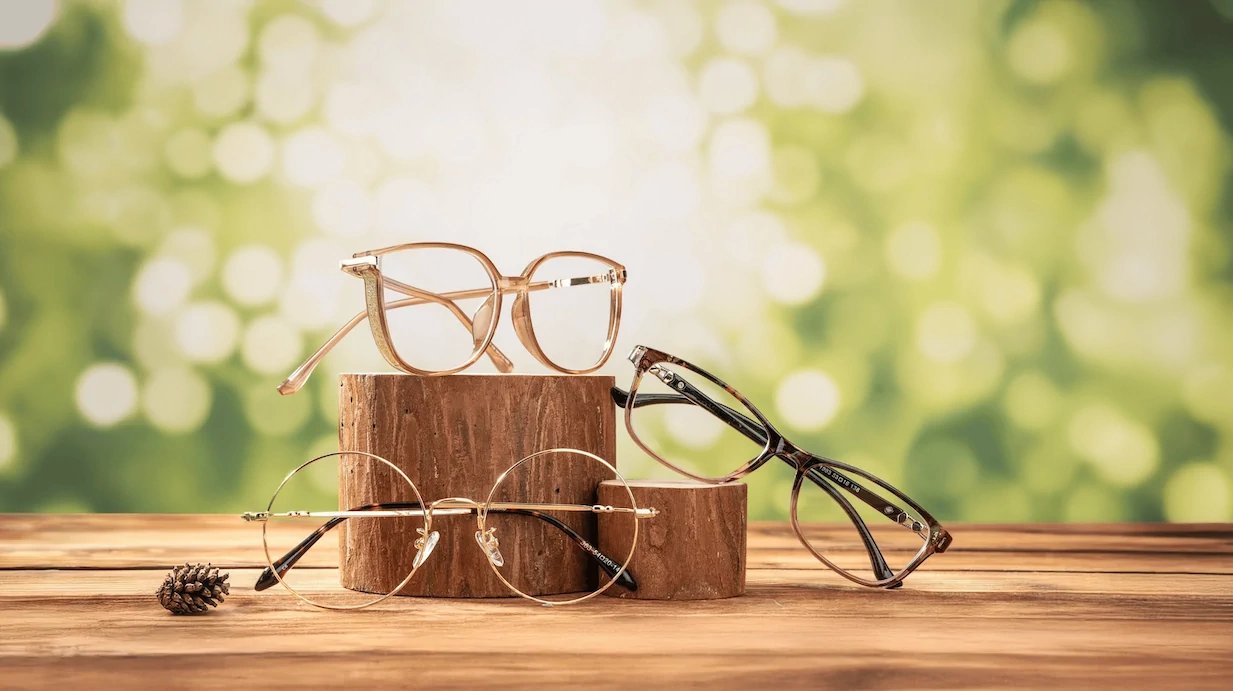 Interiér Optika Pěkná Praha 7 - moderní optika s luxusními brýlemi